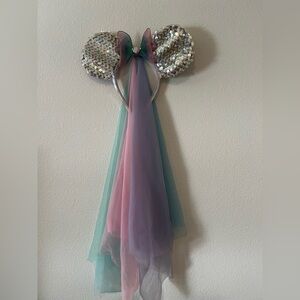 Sequin Minnie Mouse Ears with Multicolor Veil and butterfly 🦋